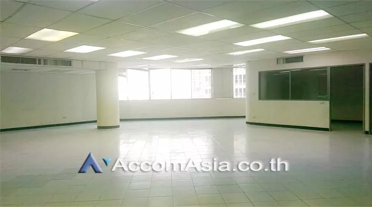  1  Office Space For Rent in Phaholyothin ,Bangkok BTS Chitlom at Kitsiri Building AA14252